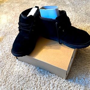 UGG K NEUMEL II BLACK SIZE 6 NIB